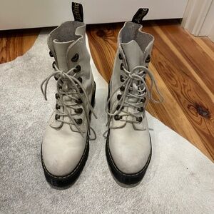 Dr. Martens Women's Leona Platform Quad Bone Mollis Temperley US 9